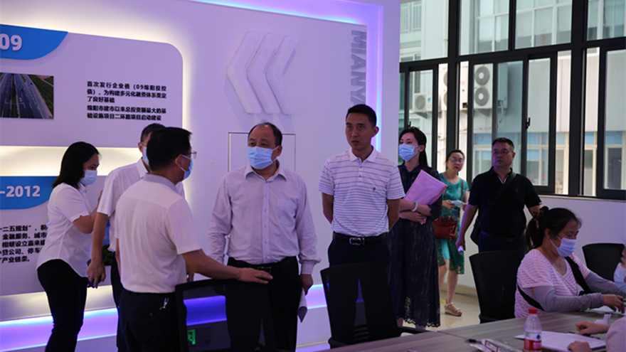 市卫计委、市疾控中心、涪城区向导指导疫苗接种事情