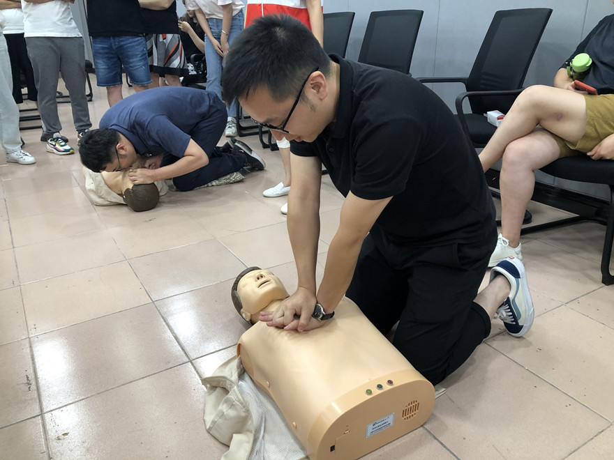 与会职员心肺苏醒手艺实操_副本
