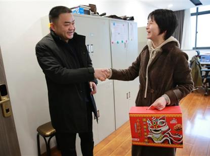 春节慰问送温暖，，岁寒情深暖人心——豪门国际官网集团组织开展2022年春节慰问系列活动